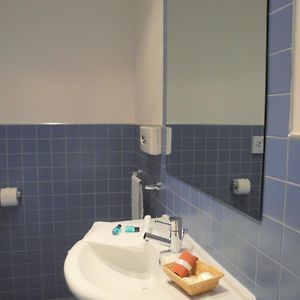 Camera tripla standard